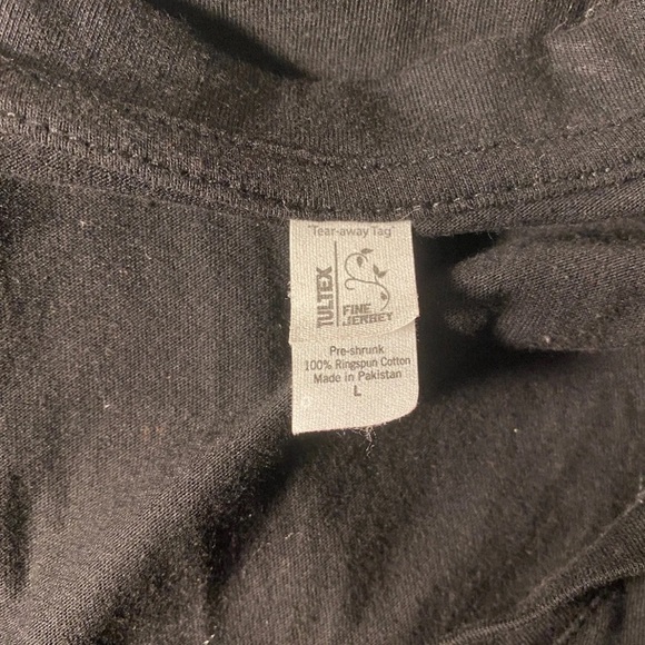 Tyler Bryant and the Shakedown T-Shirt - Picture 2 of 2